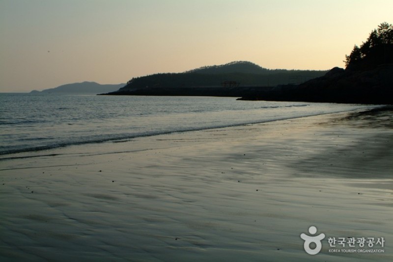 薪智鳴沙十里海水浴場