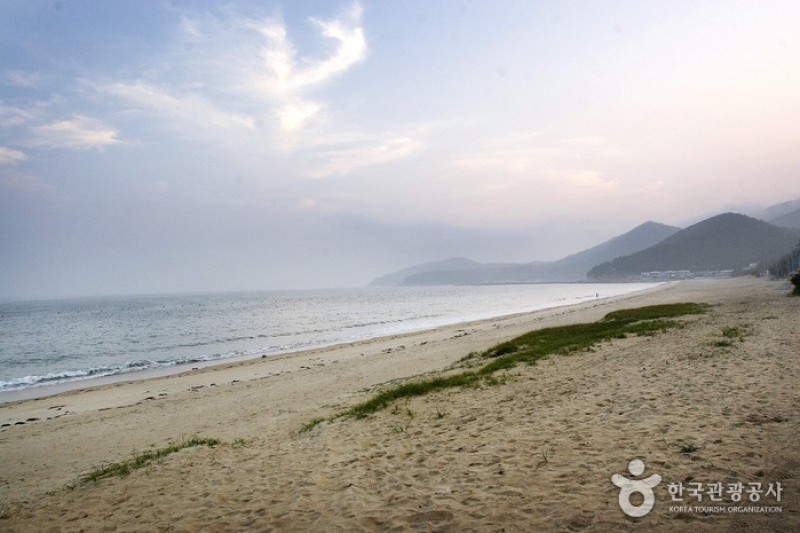 薪智鳴沙十里海水浴場