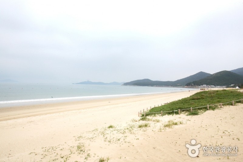 薪智鳴沙十里海水浴場