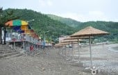 萬聖里黑沙灘