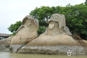 木浦草笠岩