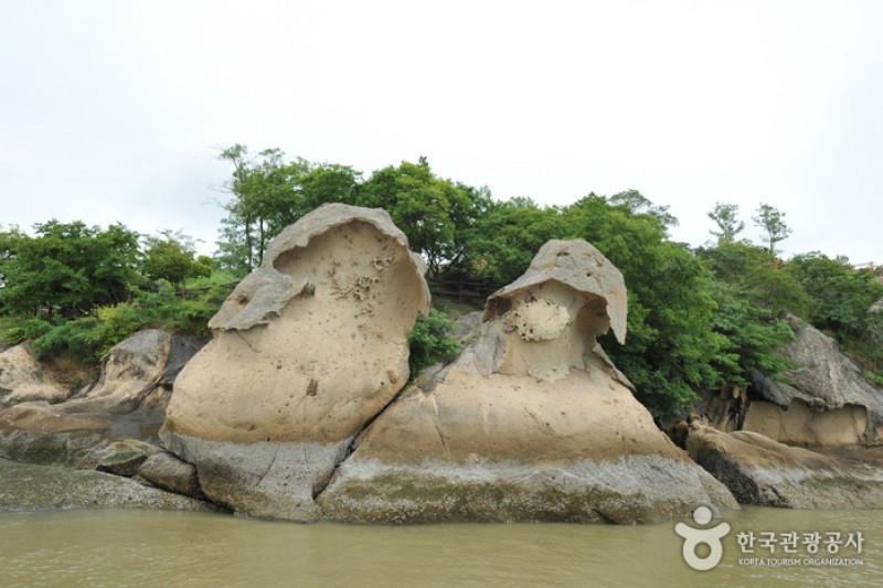 木浦草笠岩