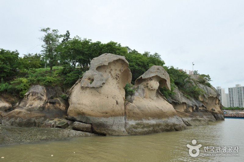 木浦草笠岩