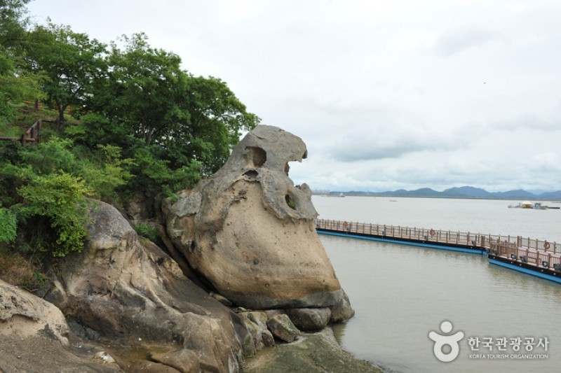 木浦草笠岩
