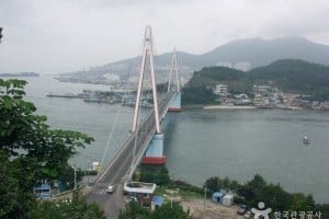 突山島