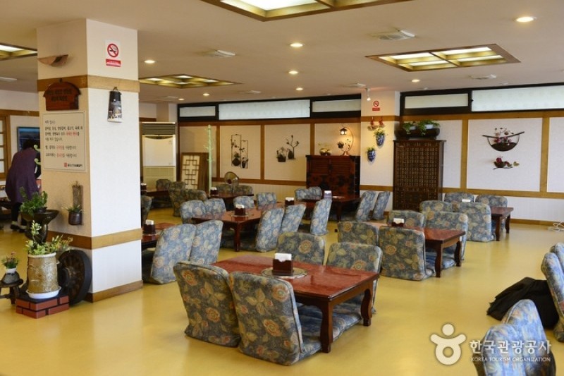 金烏山城炭烤排骨(금오산성숯불갈비) (1/4)