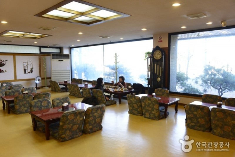 金烏山城炭烤排骨(금오산성숯불갈비) (2/4)