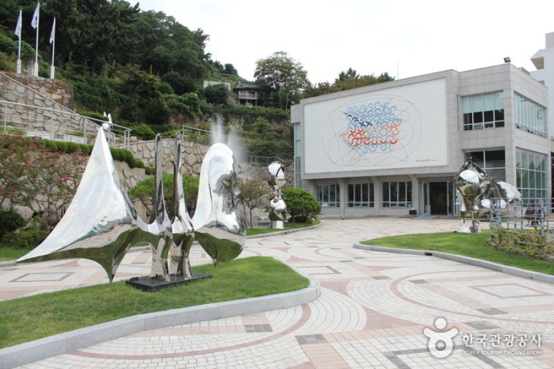 昌原市立馬山文信美術館 (8/16)