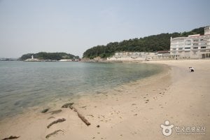 南逸台海水浴場
