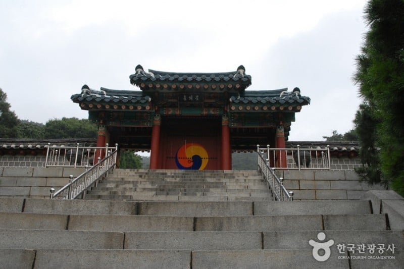 顯忠祠 (1/38)