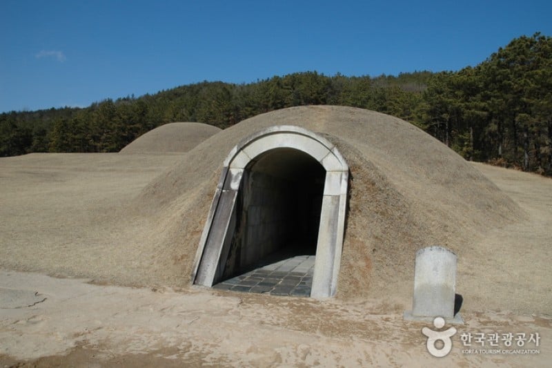 扶餘陵山里古墳群 [UNESCO世界遺產] (9/11)