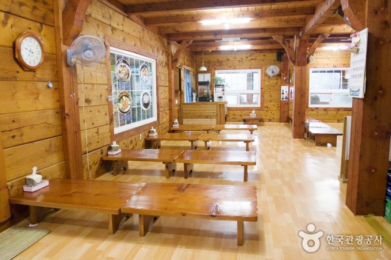獨堤原木房餐館