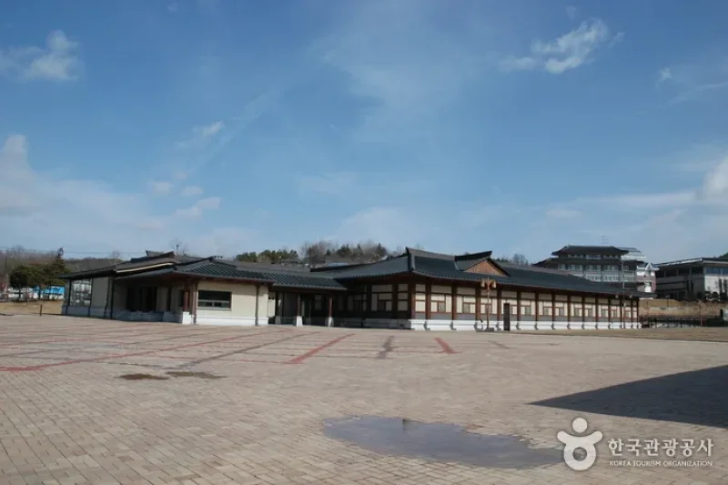 定林寺址博物館
