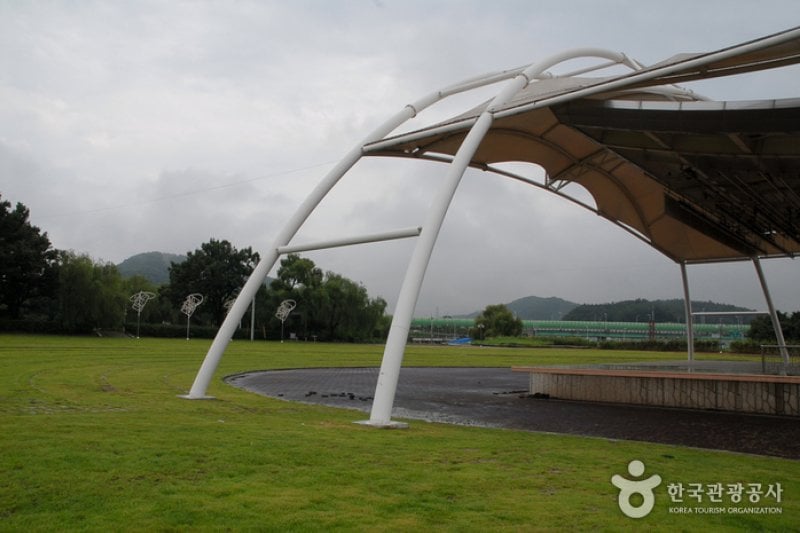 天安三岔路公園