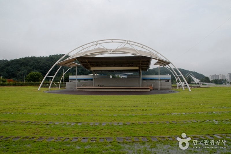 天安三岔路公園