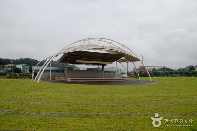 天安三岔路公園