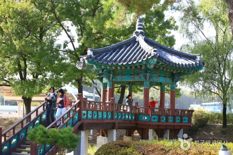 天安三岔路公園