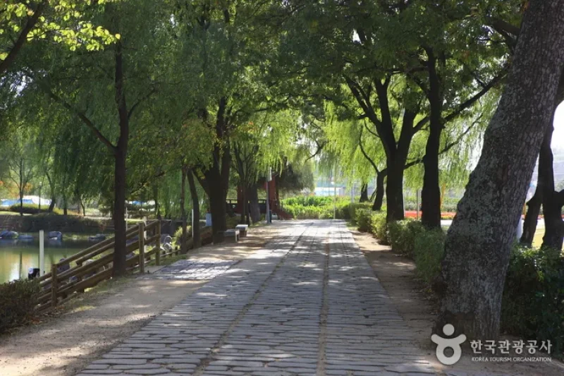 天安三岔路公園