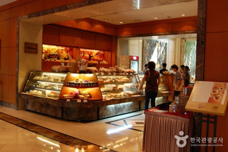 現代飯店