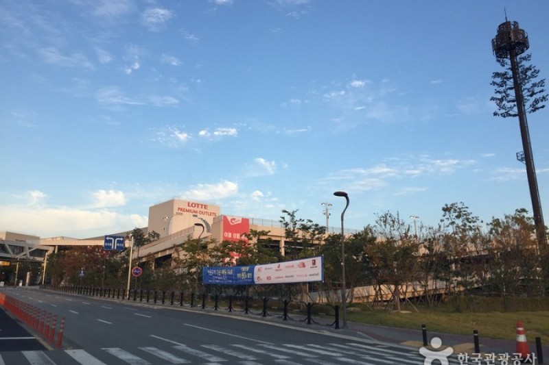 樂天名牌折扣購物中心利川店 (12/20)