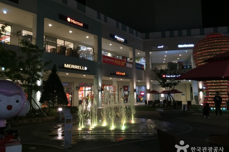 樂天名牌折扣購物中心利川店 (19/20)
