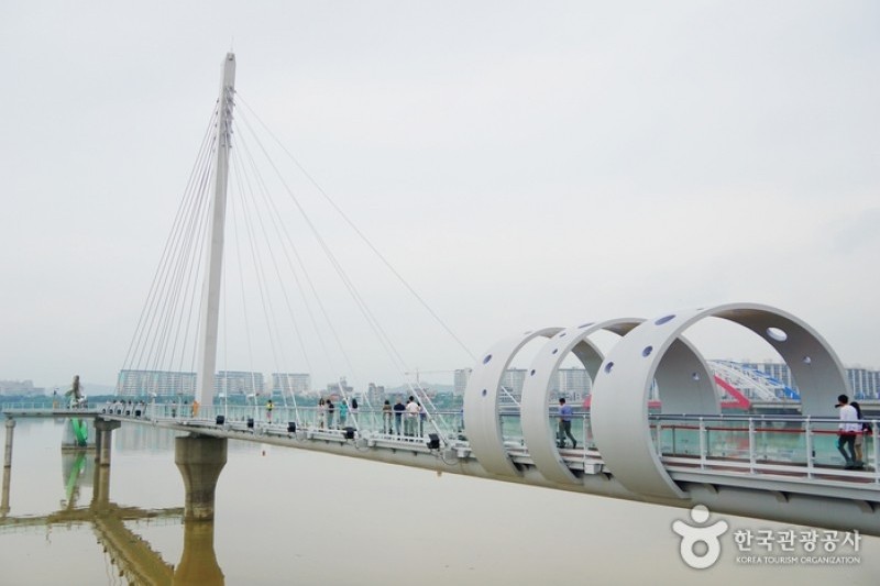 昭陽江Sky Walk (2/10)