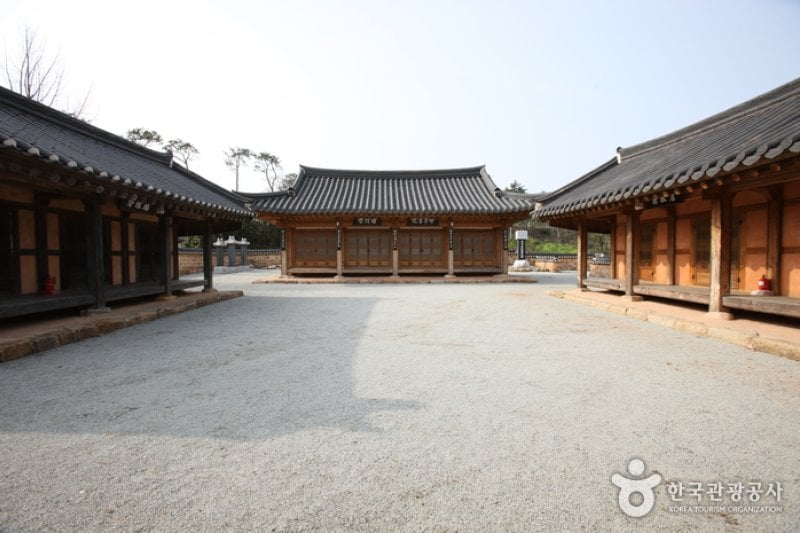 靈巖鳩林傳統韓屋村 (17/42)