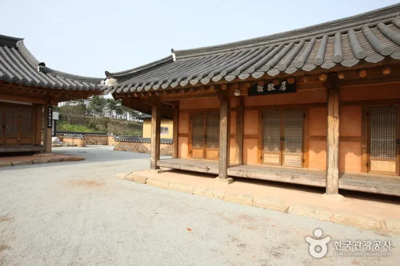 靈巖鳩林傳統韓屋村 (18/42)