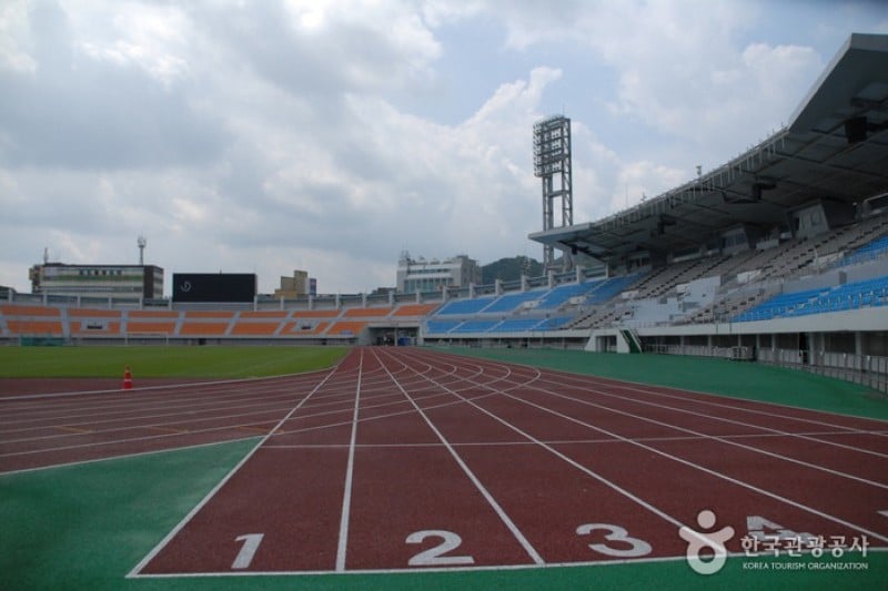 大田綜合運動場 (1/3)