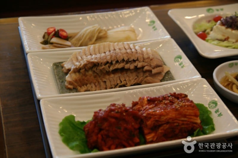菜包白切肉和糯米腸 (4/10)
