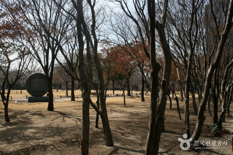 國債報償運動記念公園 (1/18)