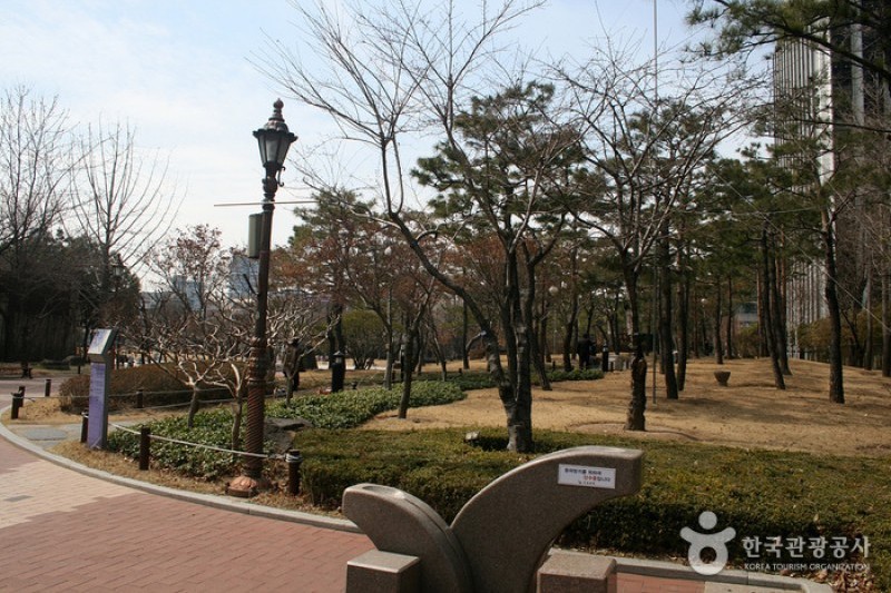 國債報償運動記念公園 (4/18)