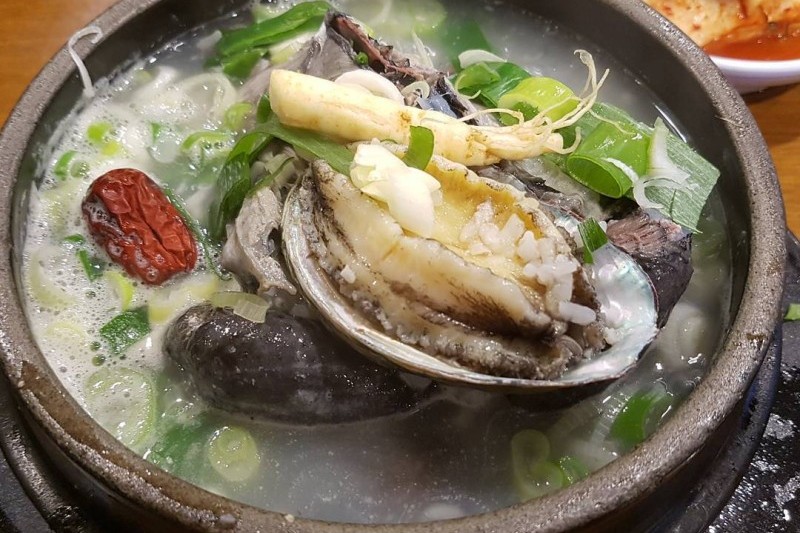 高麗蔘雞湯 (2/8)