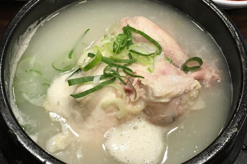 高麗蔘雞湯 (3/8)