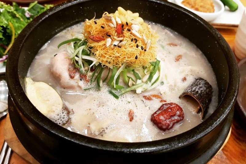 高麗蔘雞湯 (6/8)