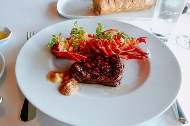 Paris Grill  (2/12)