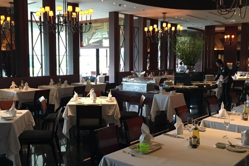 Paris Grill  (7/12)