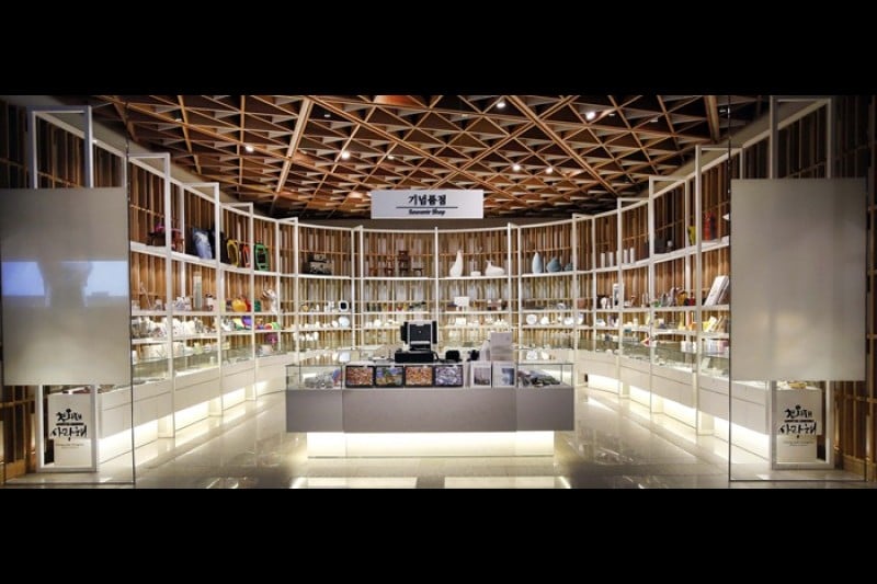 青瓦台舍廊坊紀念品店 (1/15)