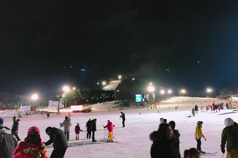 龍平滑雪渡假村