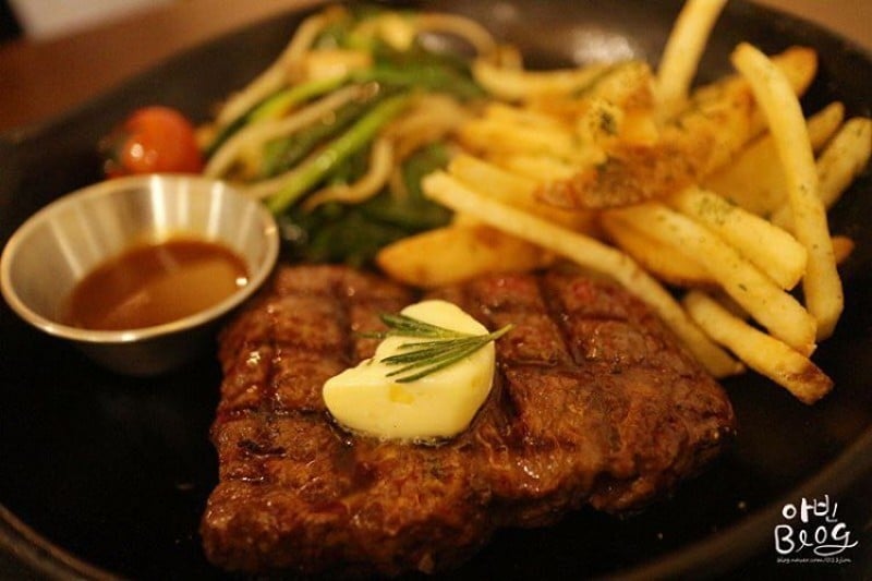 Cafe Kinnor Coffee & Kitchen (9/12)