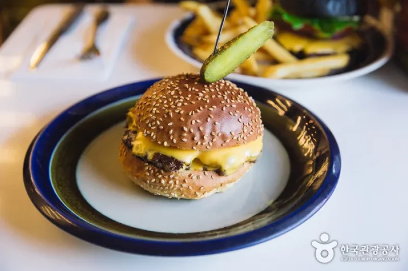 I am A burger (3/6)