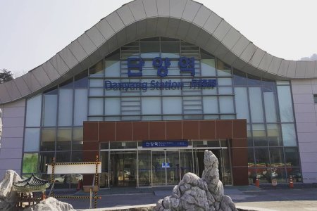 丹陽站