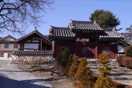 鎮岑鄉校