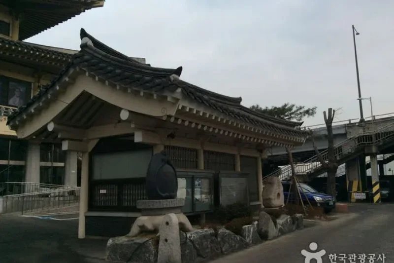 沙南基紀念聖堂 (3/5)