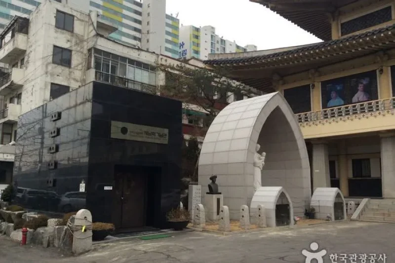 沙南基紀念聖堂 (4/5)