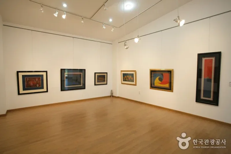 Ottchil美術館  (2/5)