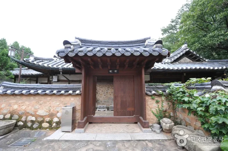 忠賢博物館(충현박물관) (2/11)