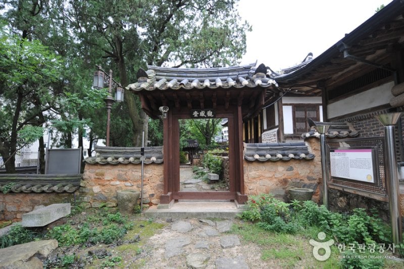 忠賢博物館(충현박물관) (3/11)
