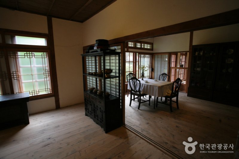 臨時首都紀念館(임시수도기념관)