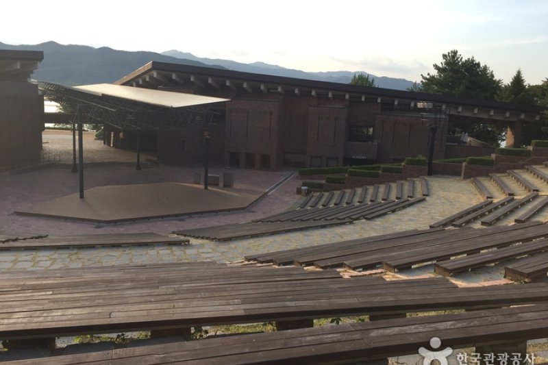 KT&amp;G想像庭院 (1/6)